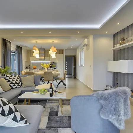 In With Heated Pool And Whirlpool Villa *