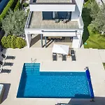 In With Heated Pool And Whirlpool Villa