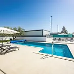 In With Heated Pool And Whirlpool Villa *