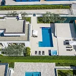 In With Heated Pool And Whirlpool * Pola