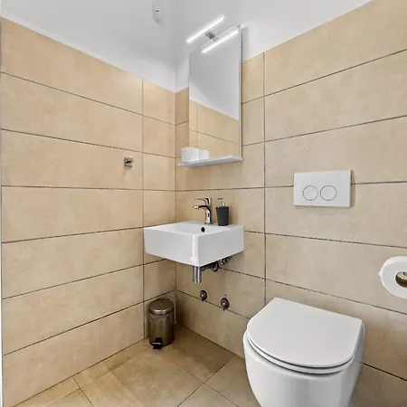 In With Heated Pool And Whirlpool Pola