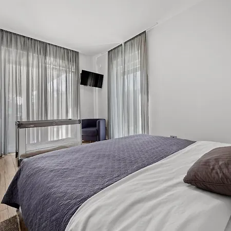 In With Heated Pool And Whirlpool Vila *