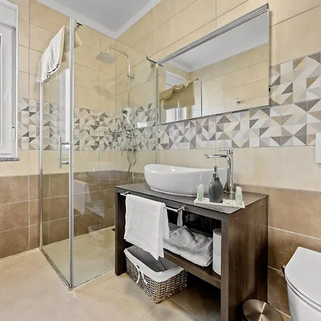 Vila In With Heated Pool And Whirlpool *