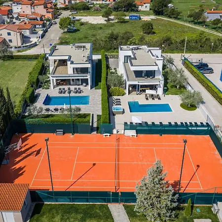 In With Heated Pool And Whirlpool Villa