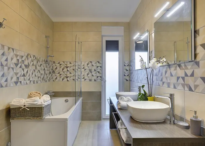 Villa In With Heated Pool And Whirlpool